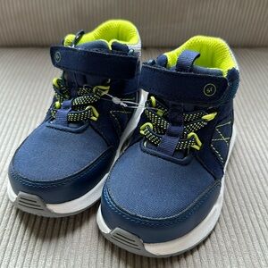 New Munchkin by Stride Rite Baby/Walker shoes US 6